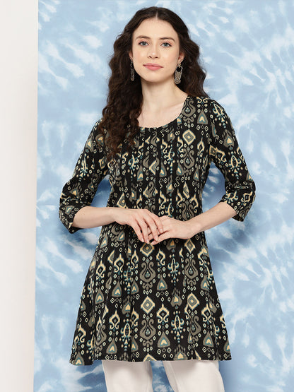 Women's Black Straight Tunic With Three Quaretr Sleeves