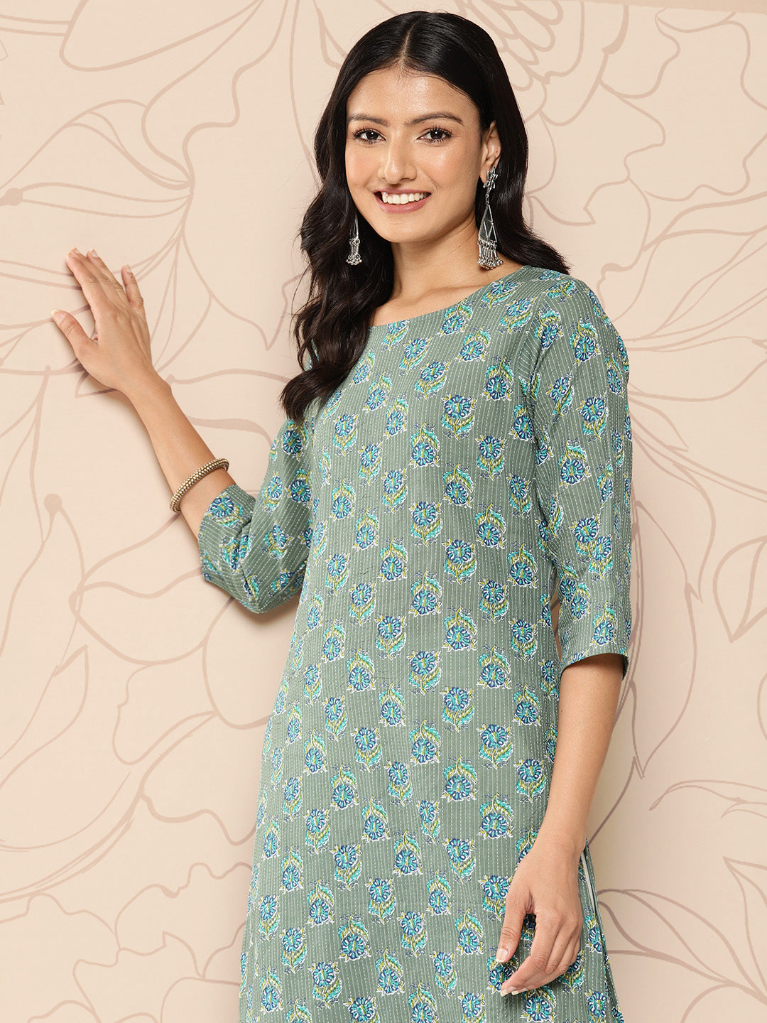 Women's Green Ethnic Printed Straight Kurta With Three Quarter Sleeves