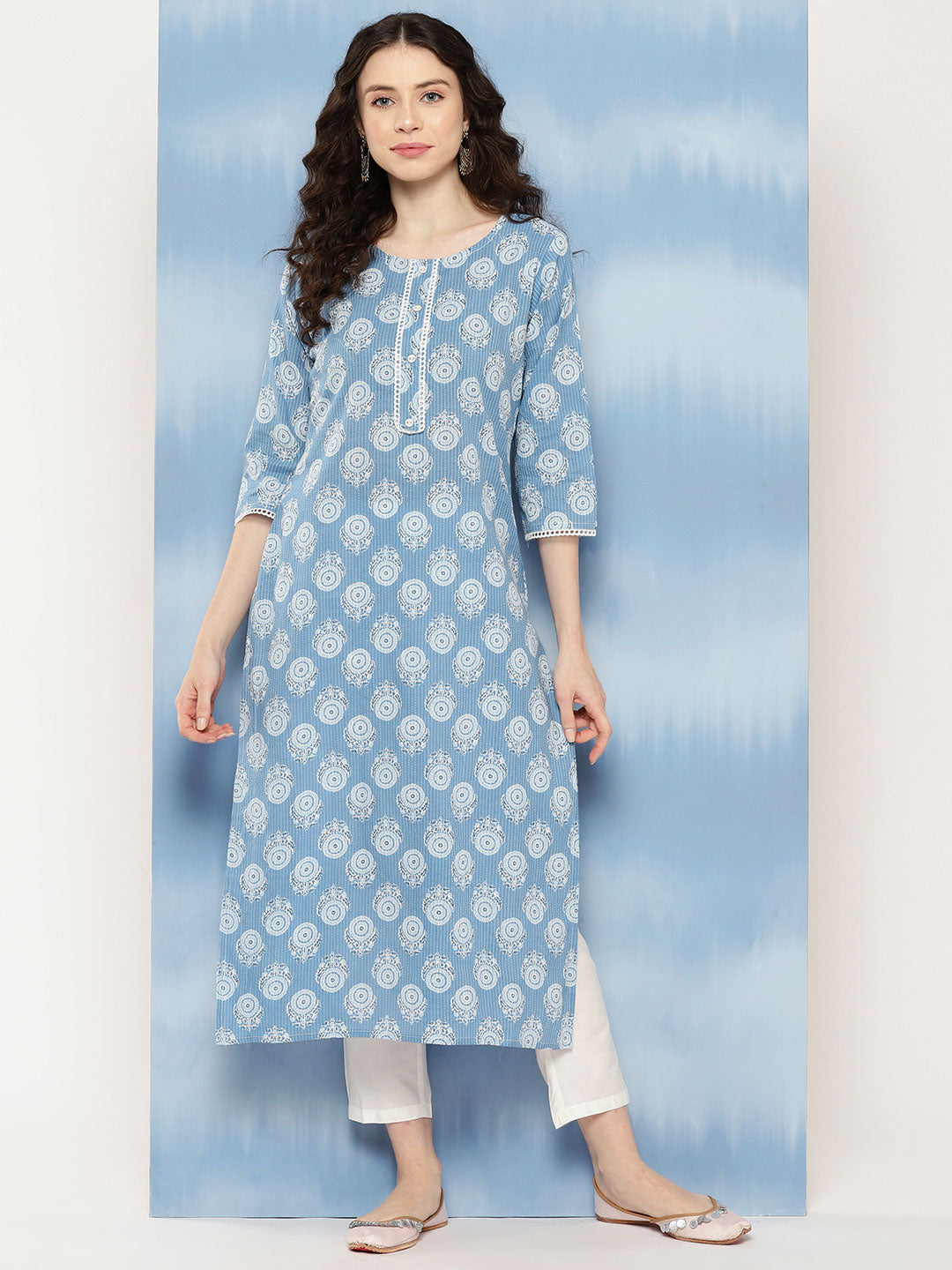 Women's Blue Ethnic Printed Straight Kurta With Three Quarter Sleeves