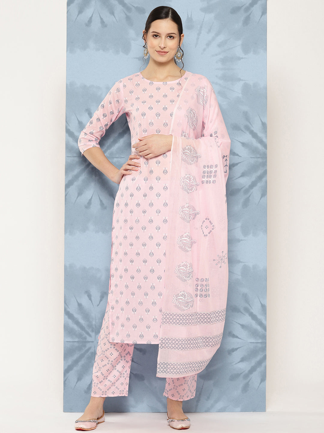 Women's Light Pink Printed Straight Kurta With Palazzo And Dupatta