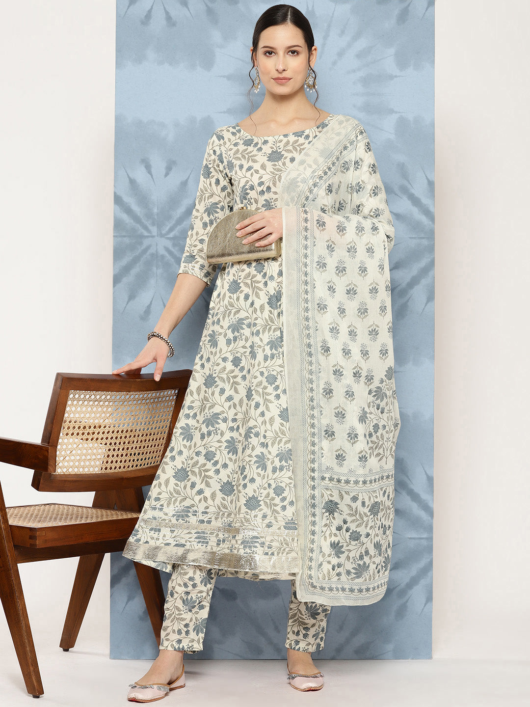 Women's Off-White Floral Printed Flared Kurta With Trouser And Dupatta