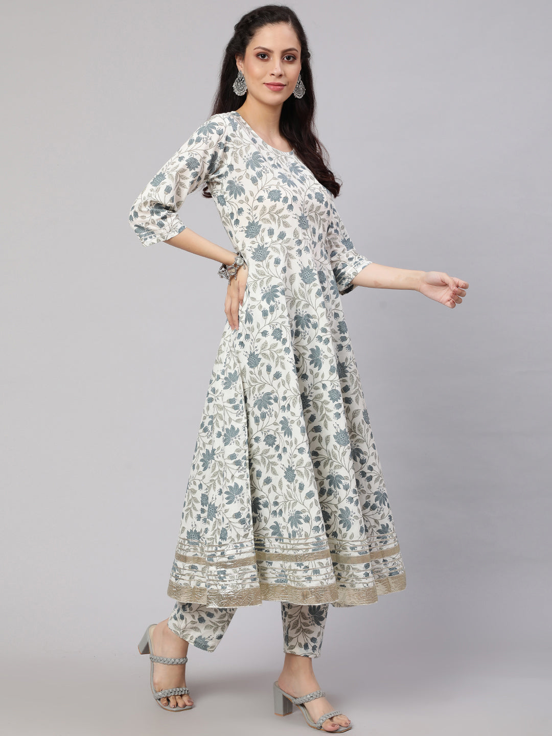 Women's Off-White Floral Printed Flared Kurta With Trouser And Dupatta
