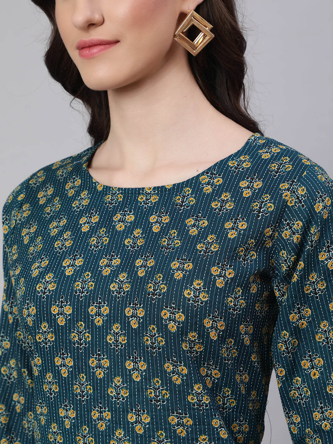 Women's Teal Blue Printed straight Kurta With three qurter sleeves
