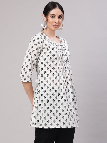 Women's White Printed Straight Tunic With Three Quaretr Sleeves