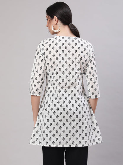 Women's White Printed Straight Tunic With Three Quaretr Sleeves
