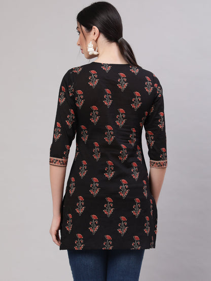 Women's Black Straight Tunic With Three Quaretr Sleeves