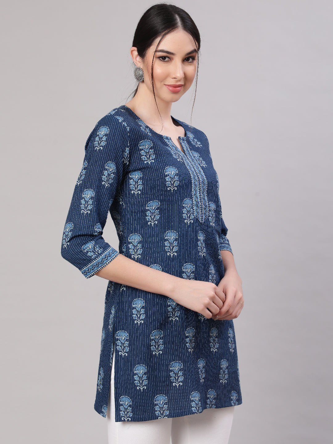 Women's Blue Straight Tunic With Three Quaretr Sleeves