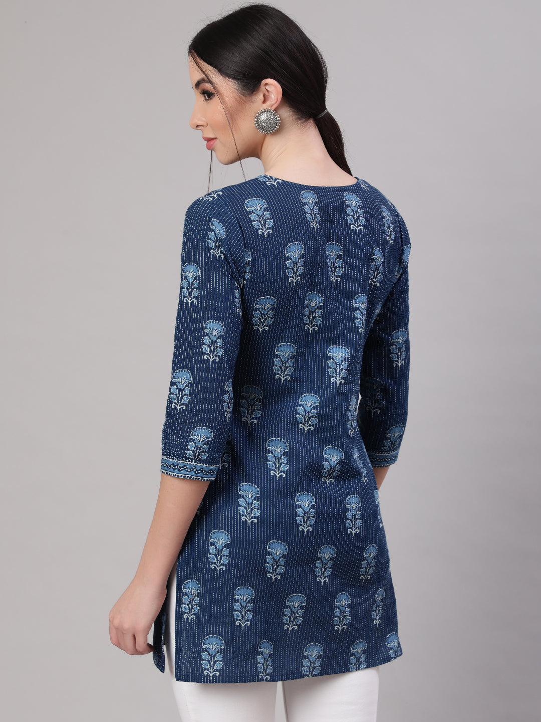 Women's Blue Straight Tunic With Three Quaretr Sleeves
