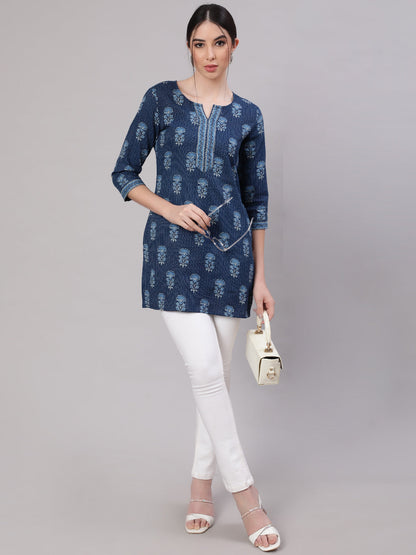 Women's Blue Straight Tunic With Three Quaretr Sleeves