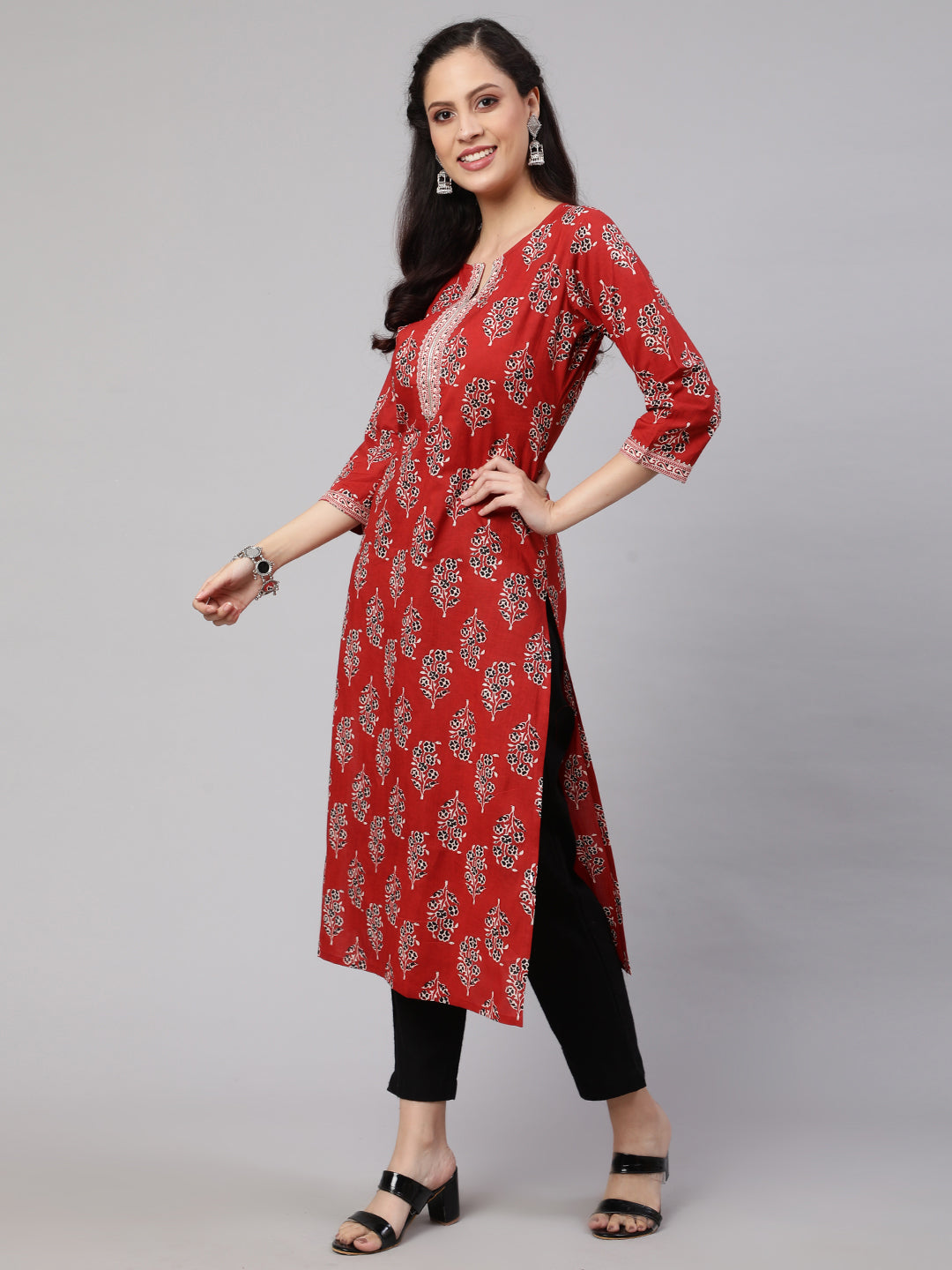 Women's Maroon Printed Straight Kurta With Three Quarter Sleeves