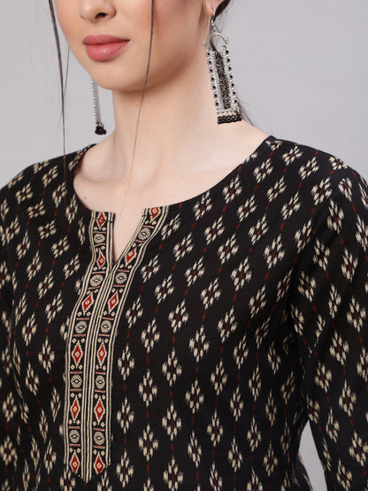 Women's Black Straight Tunic With Three Quaretr Sleeves