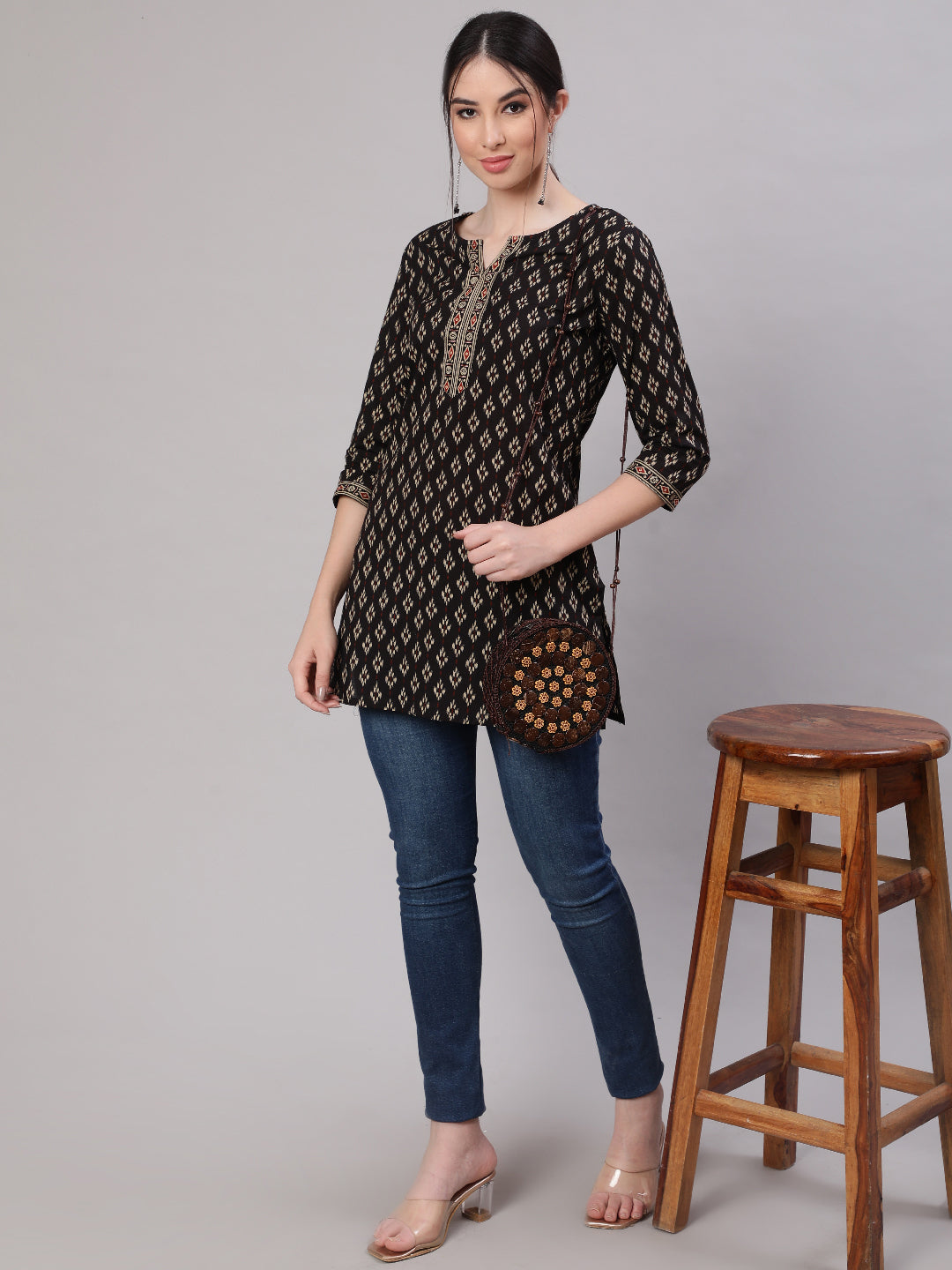 Women's Black Straight Tunic With Three Quaretr Sleeves