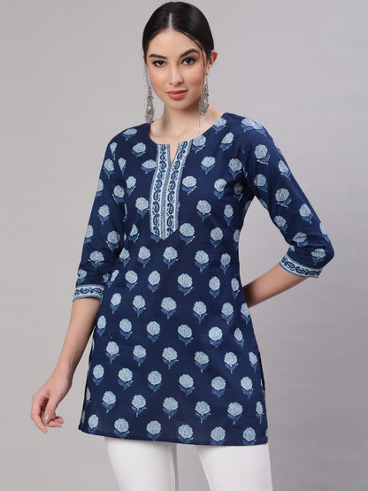 Women's Blue Straight Tunic With Three Quaretr Sleeves