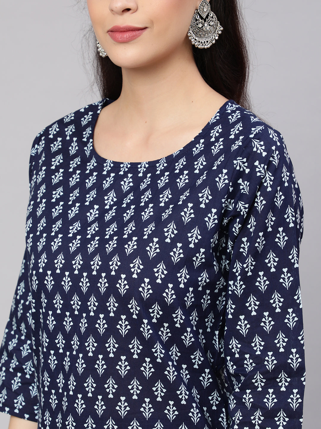 Women's Navy Blue Printed Straight Kurta With Trouser