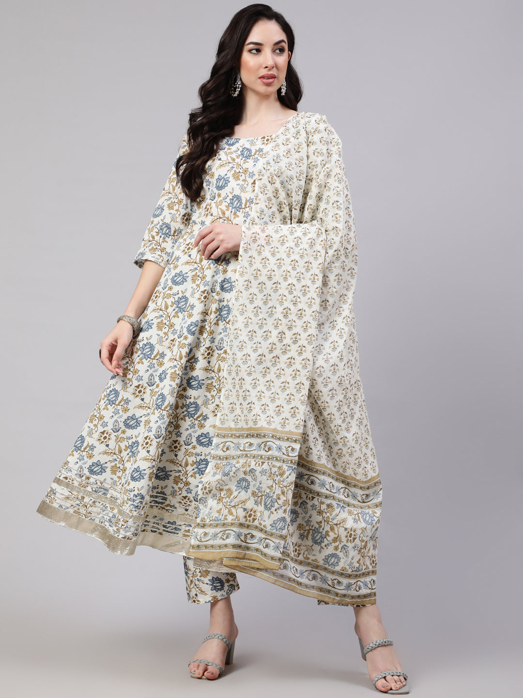 Women's Off-White Floral Printed Flared Kurta With Trouser And Dupatta