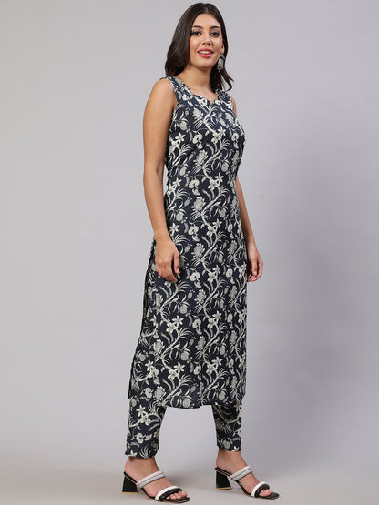 Women's Grey Paisely Printed Straight Kurta With Trouser And Dupatta