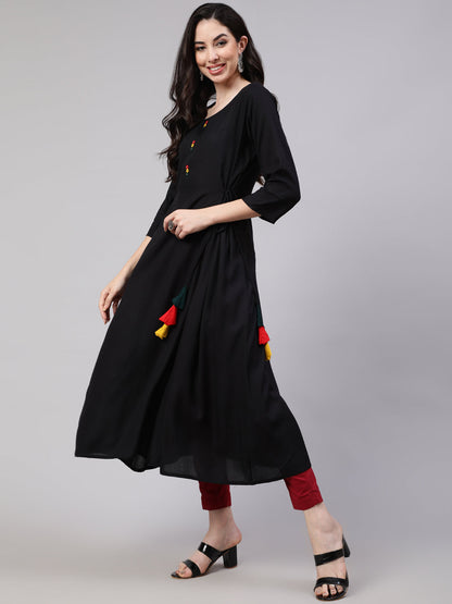 Women's Black A-line Kurta With Three Quarter Sleeves