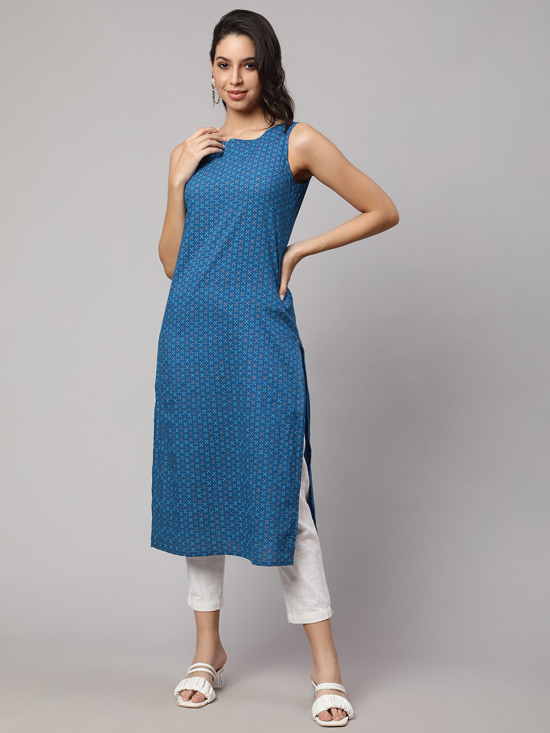 Women's Blue Printed Straight Sleeveless Kurta