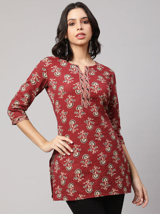 Women's Maroon Straight Tunic With Three Quaretr Sleeves