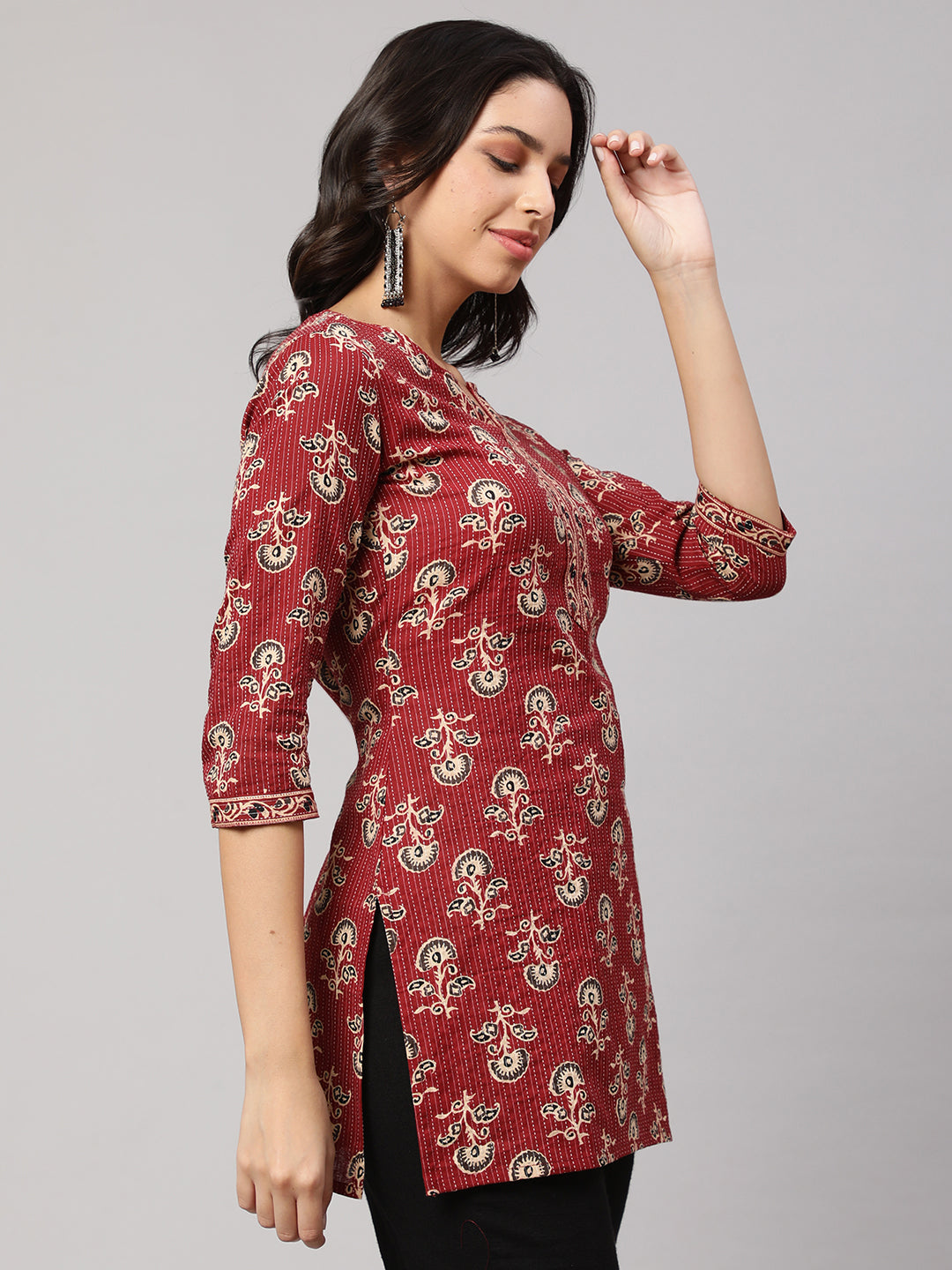 Women's Maroon Straight Tunic With Three Quaretr Sleeves