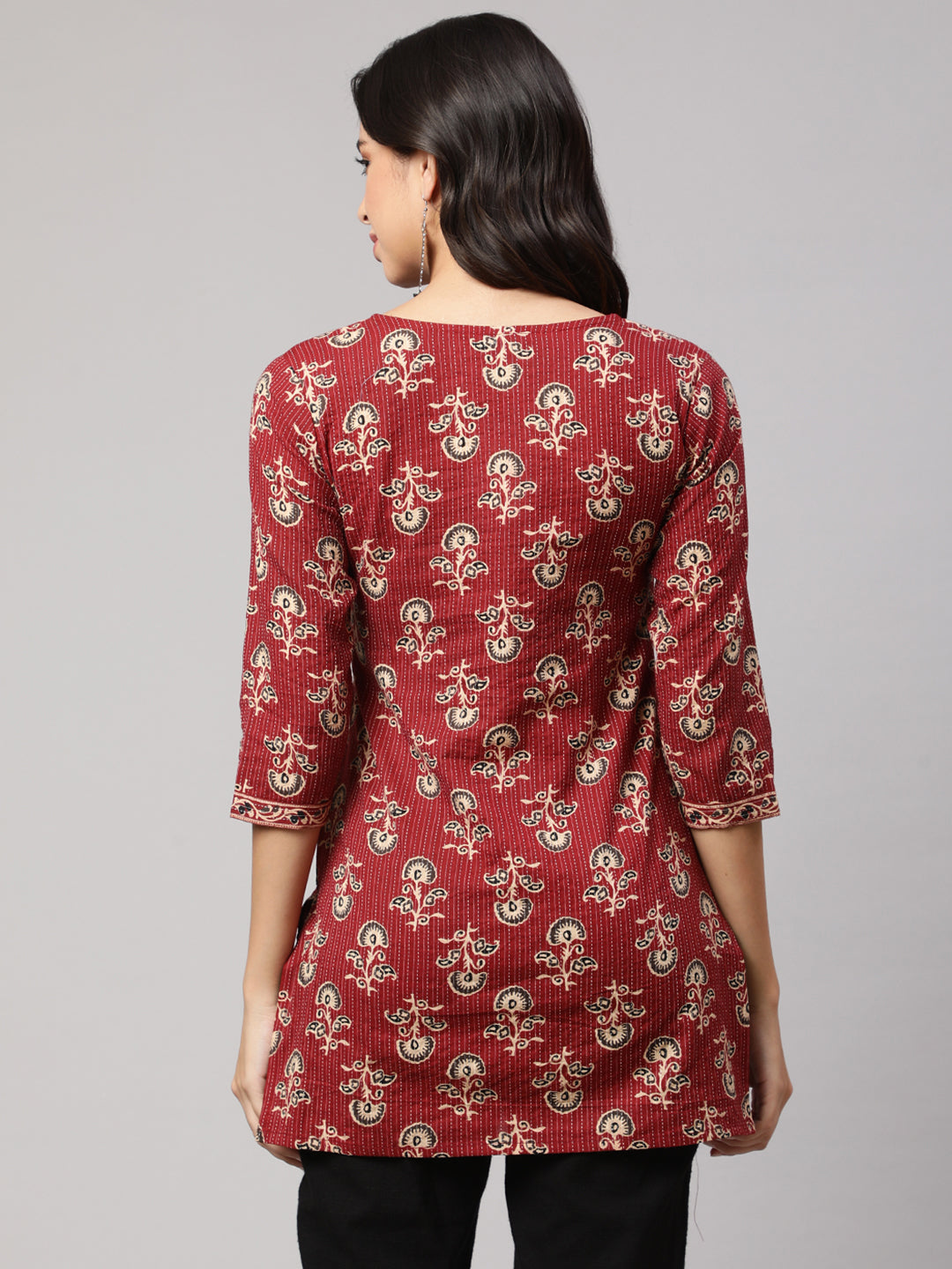 Women's Maroon Straight Tunic With Three Quaretr Sleeves