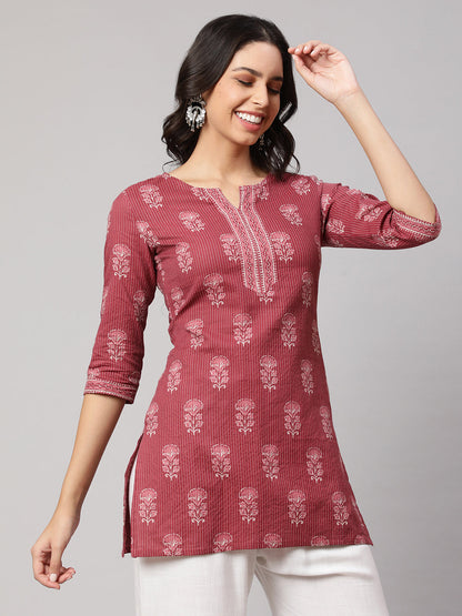 Women's Mauve Straight Tunic With Three Quaretr Sleeves