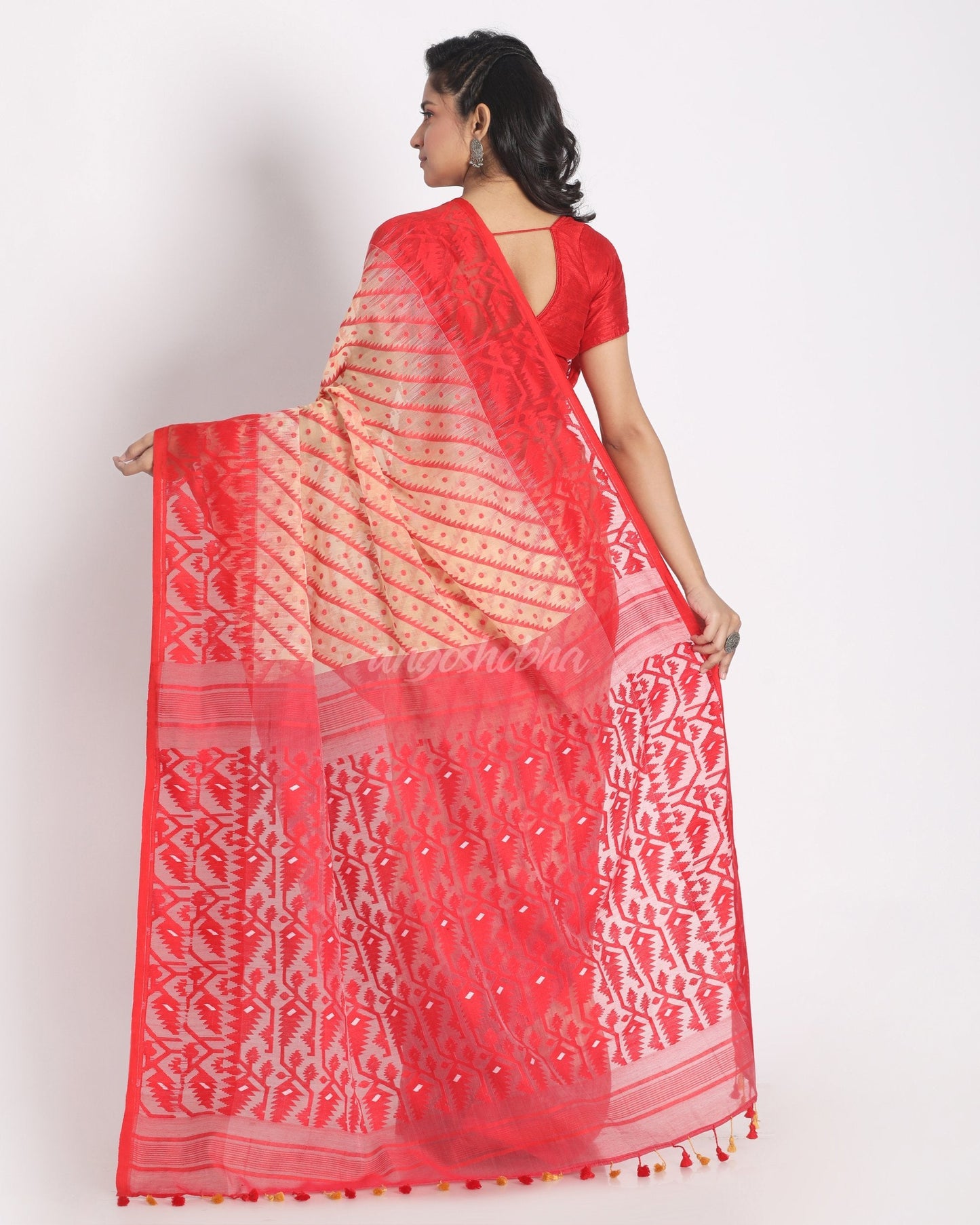 Women's Beige Jecquard Jamdani Saree
