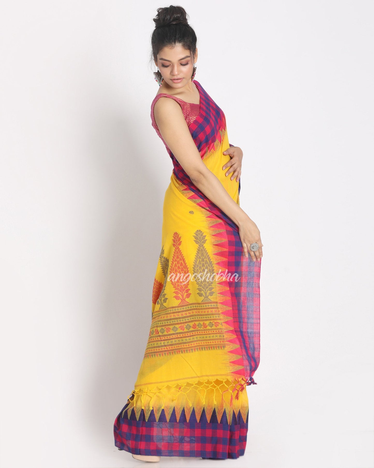 Women's Temple Design Cotton Yellow Handloom Saree Geometric Work Pallu
