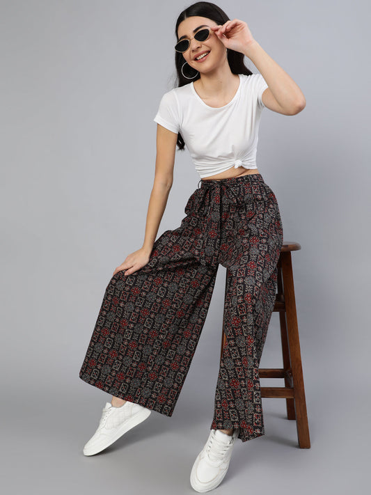 Women's Black Wide Legged Printed Plazo With Side Pockets