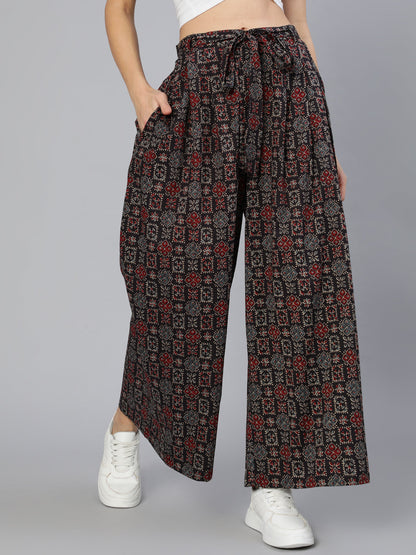 Women's Black Wide Legged Printed Plazo With Side Pockets