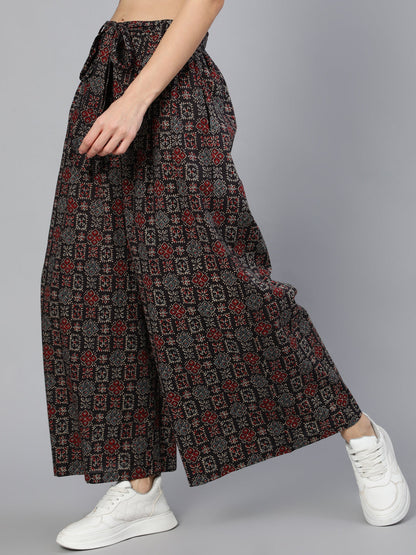 Women's Black Wide Legged Printed Plazo With Side Pockets