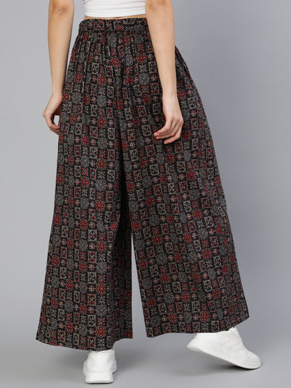 Women's Black Wide Legged Printed Plazo With Side Pockets