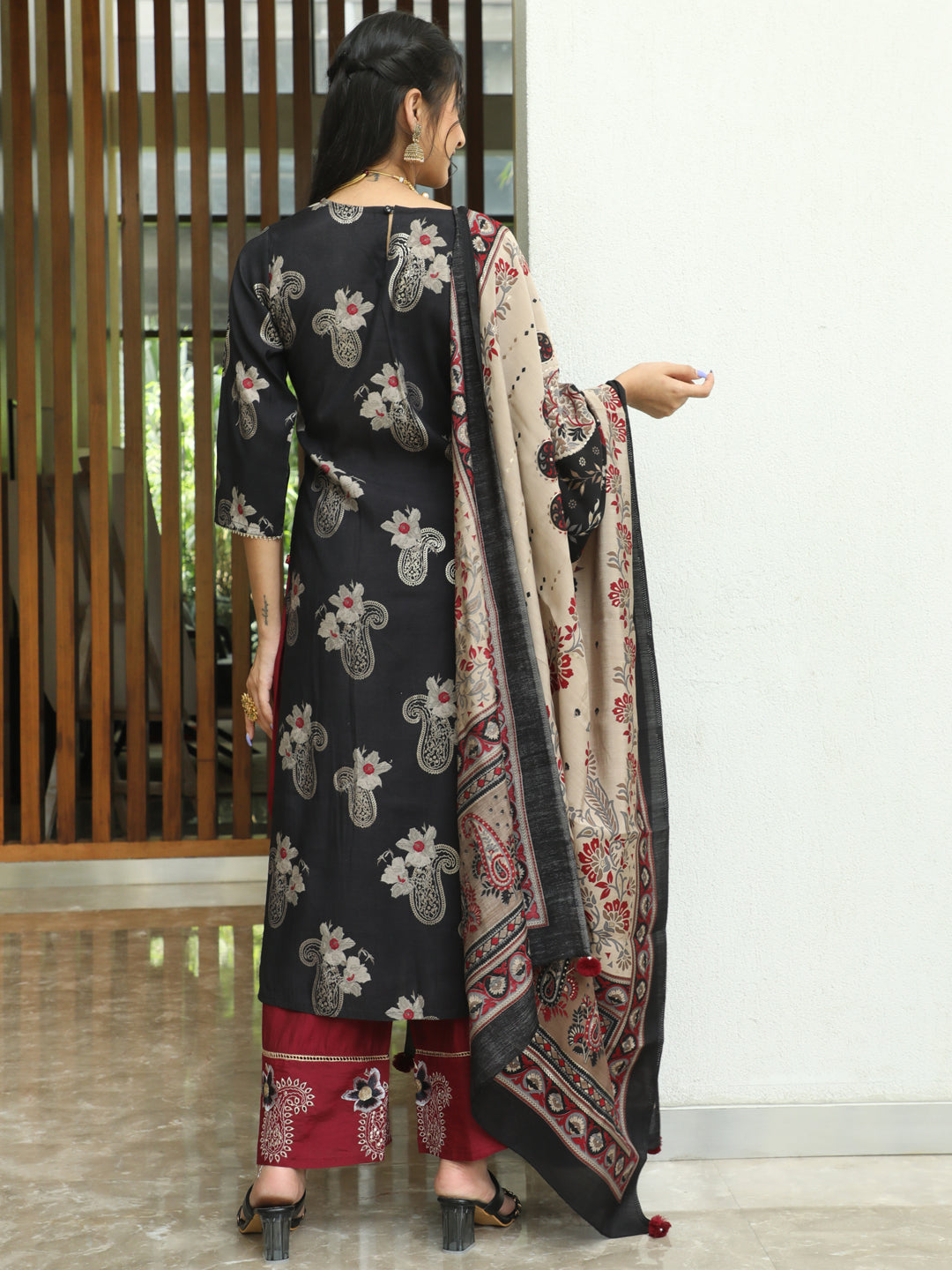 Women's Black Ethinc Motifs Kurta Set With Dupatta