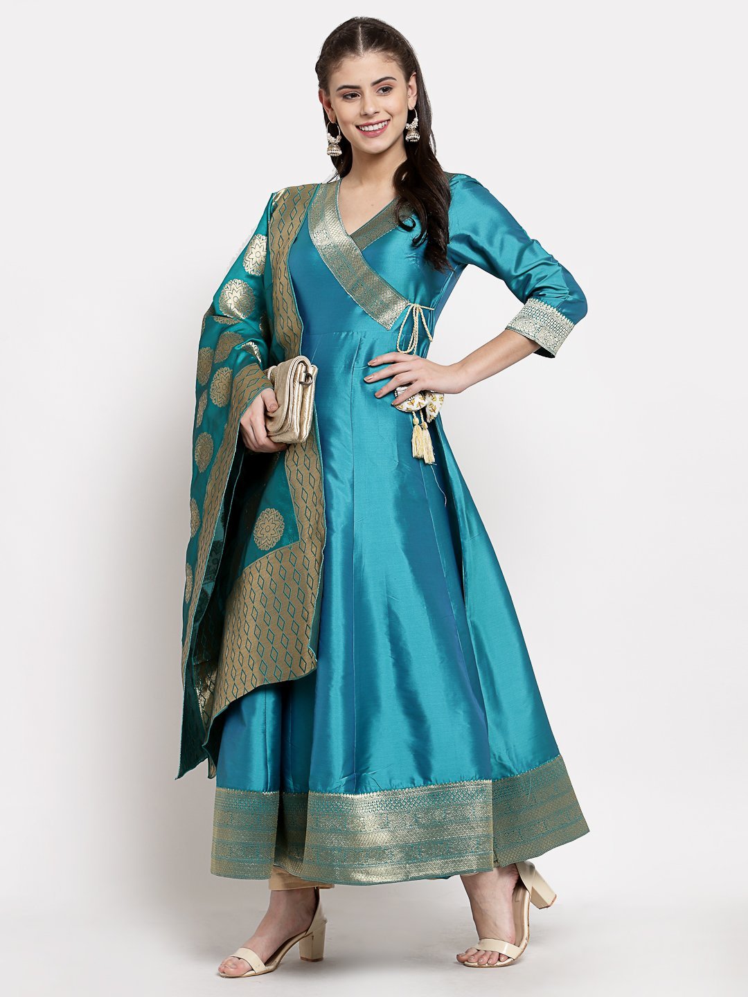 Women's Green Silk Solid 3/4 Sleeve V Neck Casual Anarkali Gown