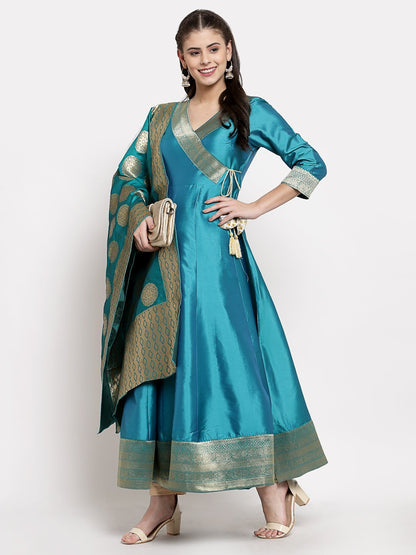Women's Green Silk Solid 3/4 Sleeve V Neck Casual Anarkali Gown