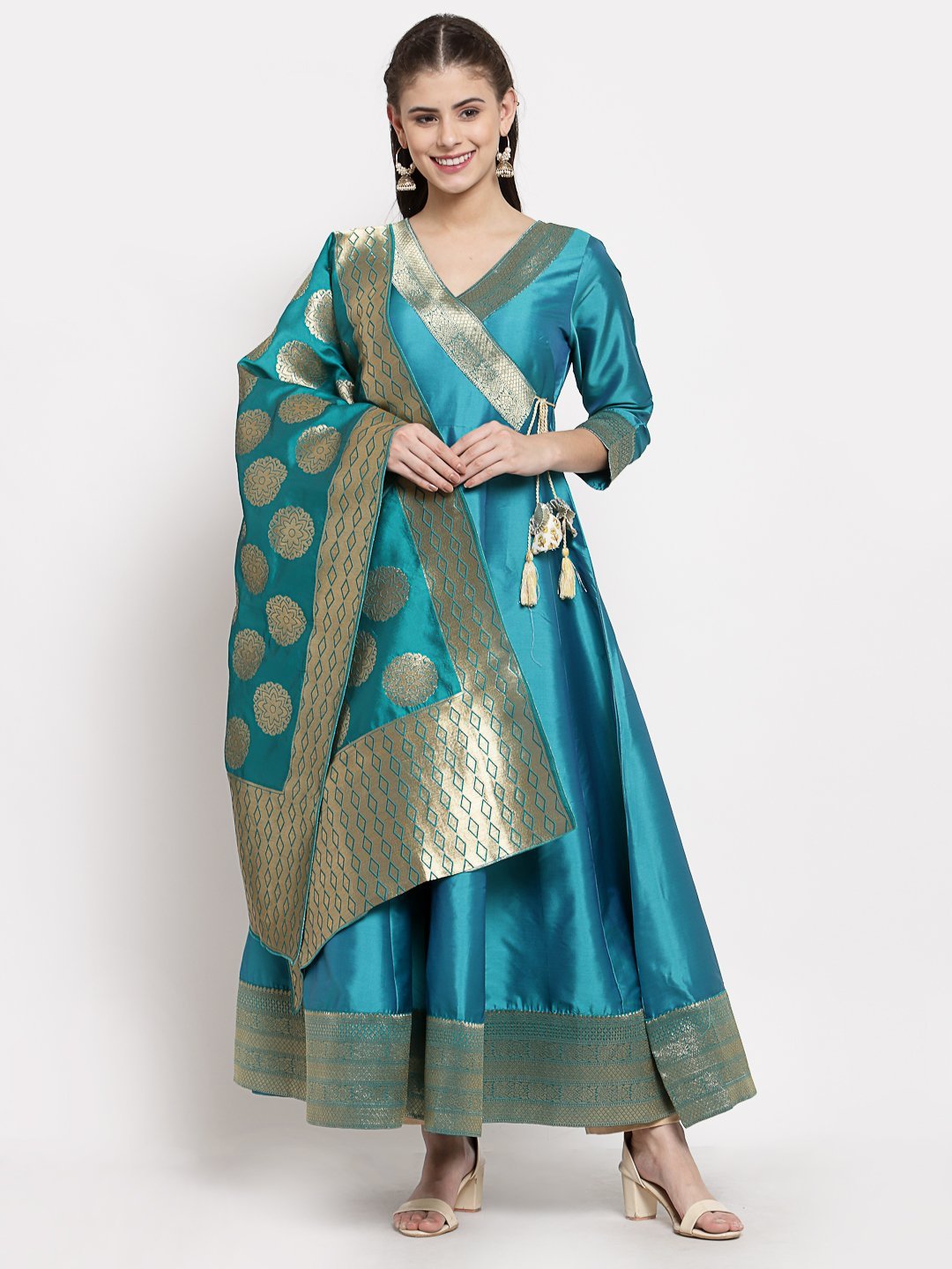 Women's Green Silk Solid 3/4 Sleeve V Neck Casual Anarkali Gown