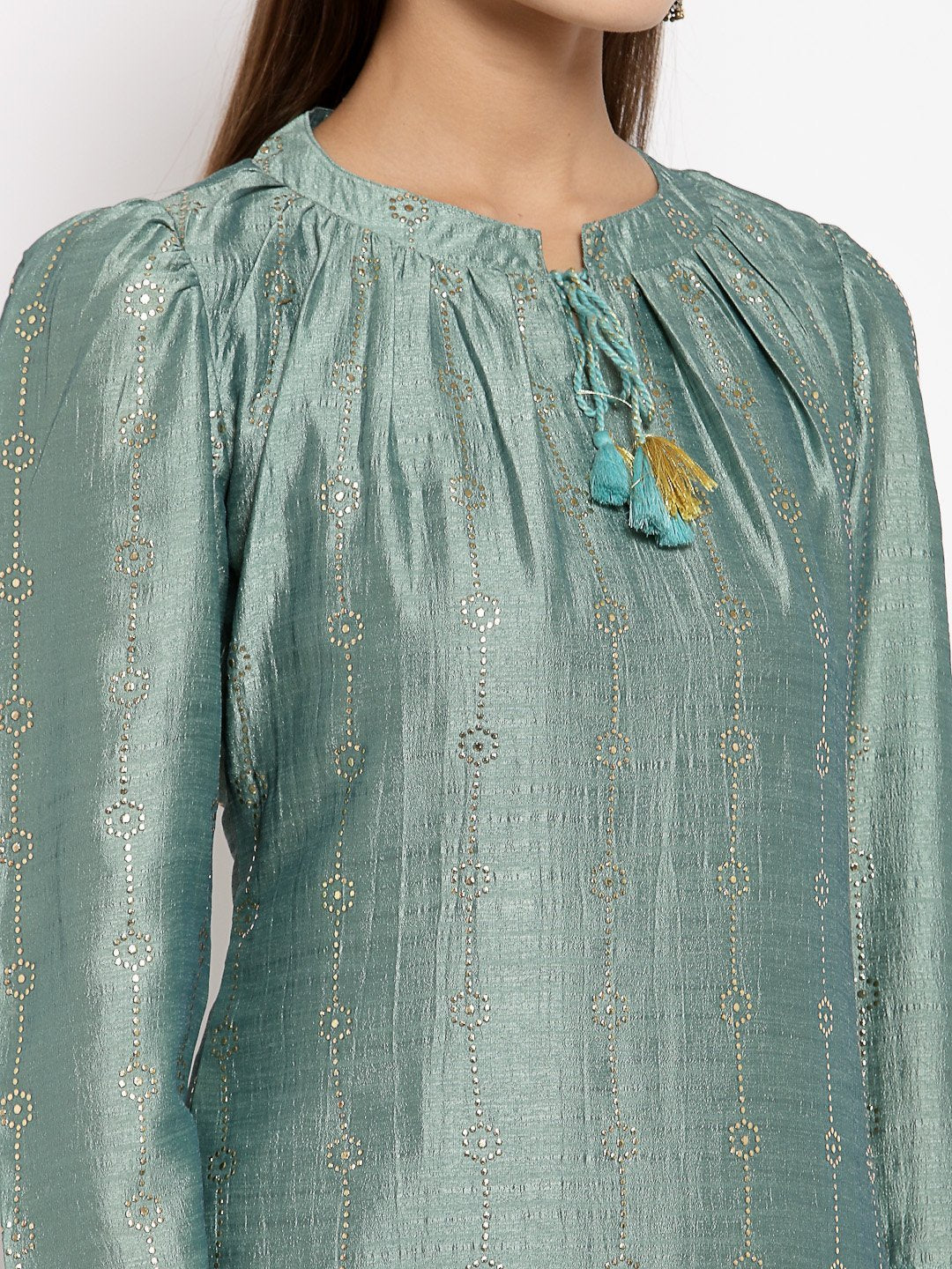 Women's Green Silk Solid Full Sleeve Round Neck Casual Kurta