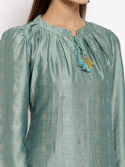 Women's Green Silk Solid Full Sleeve Round Neck Casual Kurta