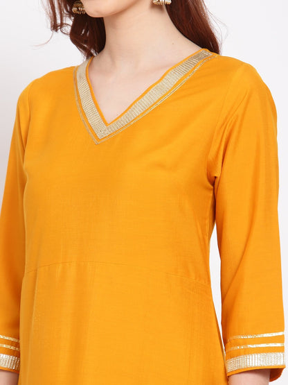 Women's Yellow Printed Silk Blend 3/4 Sleeve V Neck Casual Kurta Dupatta Set