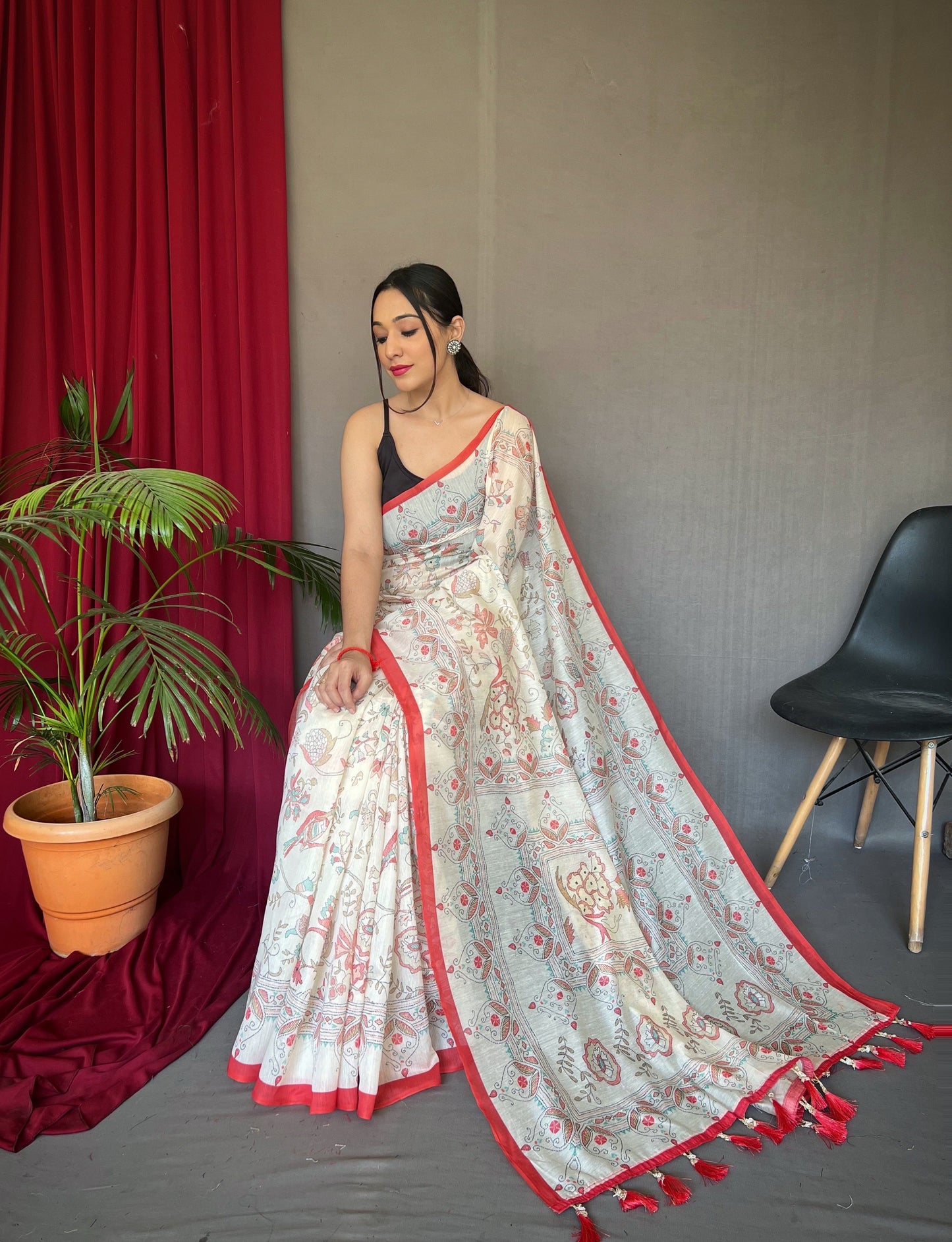 Women's Red Cotton Katha Printed Saree