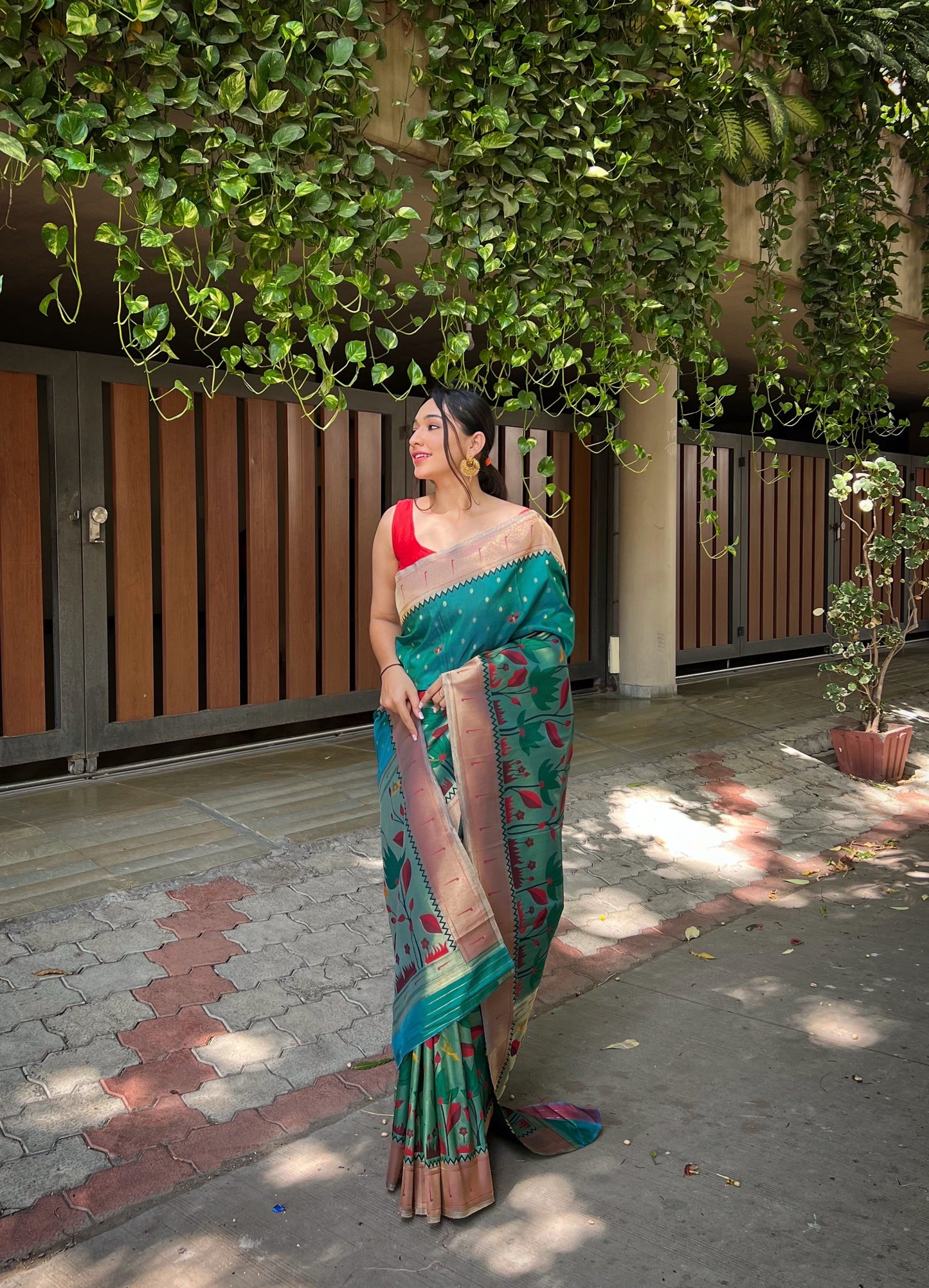 Women's Teal Blue Titli Royal Paithani Silk Zari Woven Saree