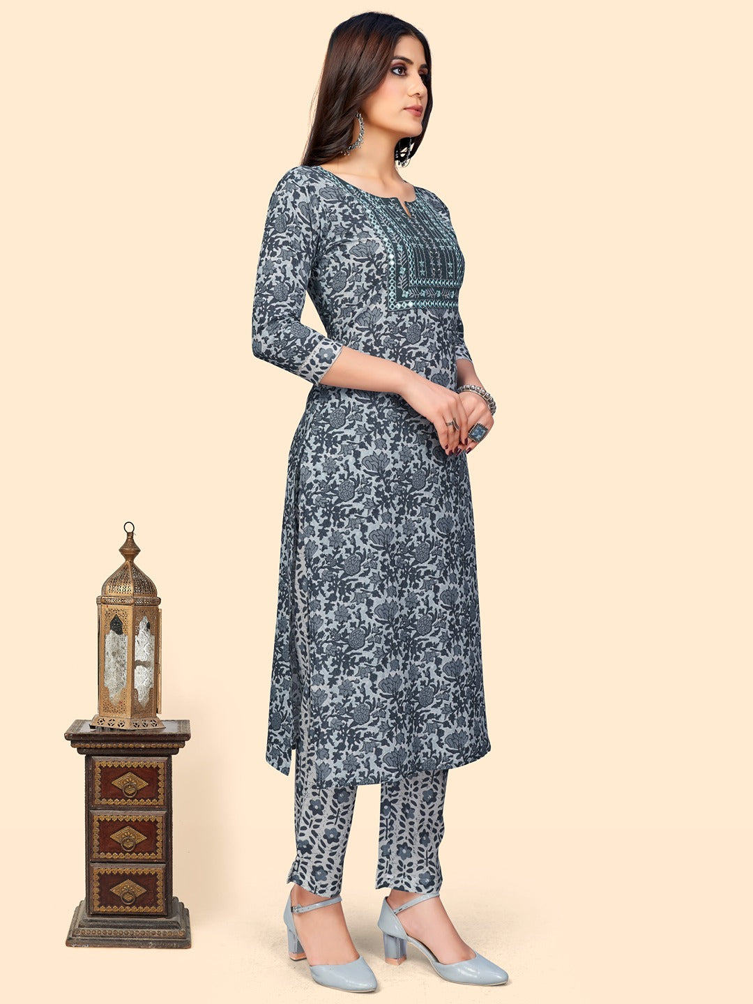 Women's Print & Embroidered Straight Cotton Grey Stitched Kurta Pant With Dupatta