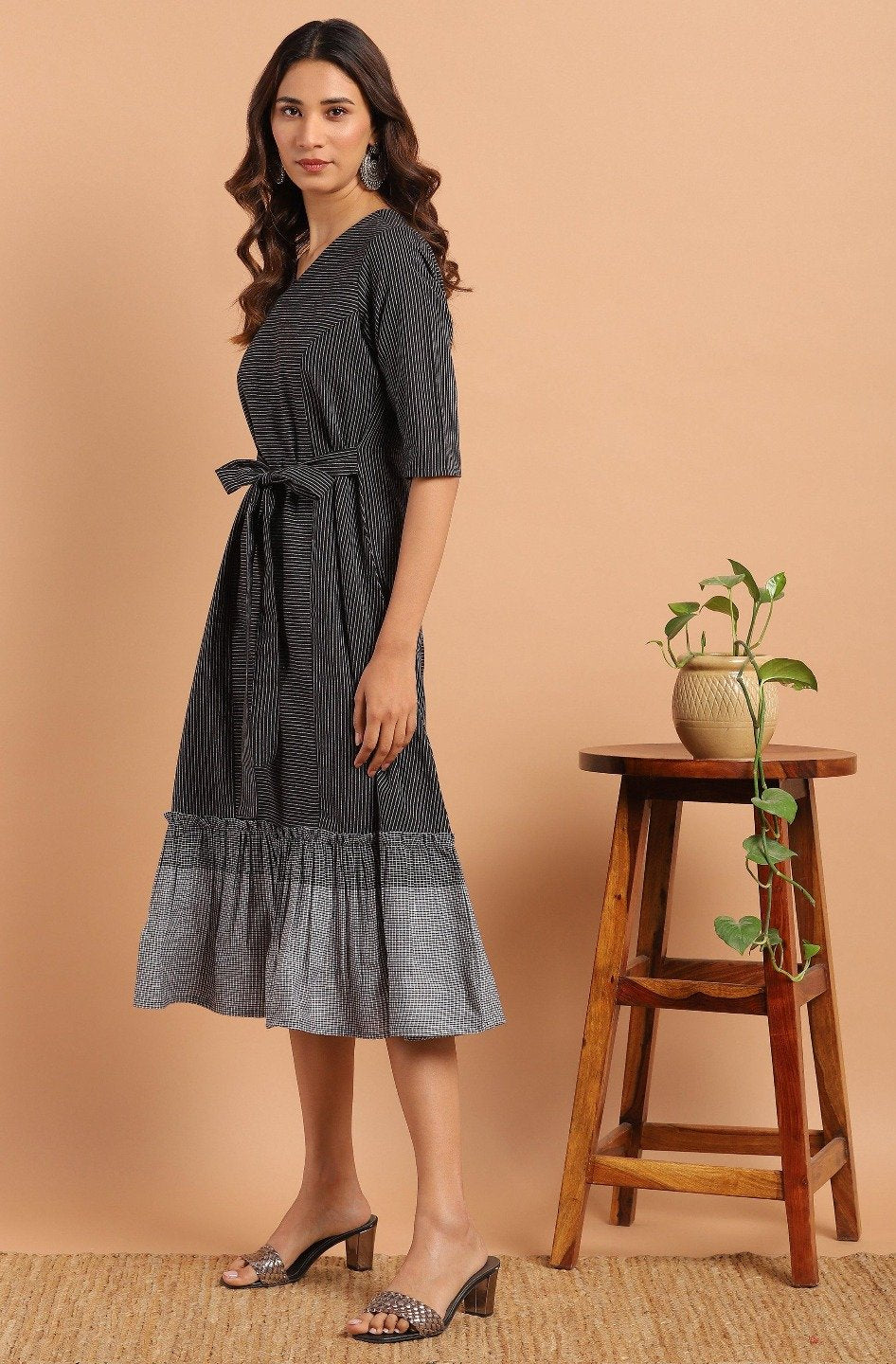 Women's Black Cotton Western Dress With Pock