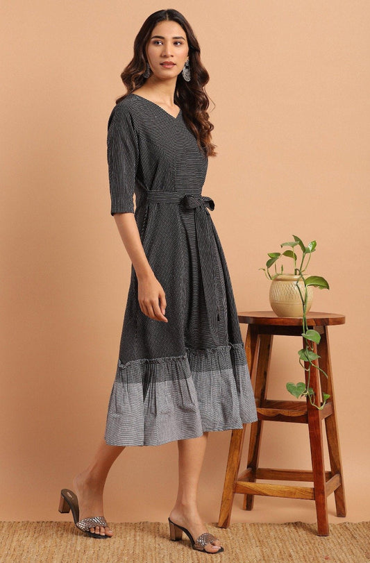 Women's Black Cotton Western Dress With Pock