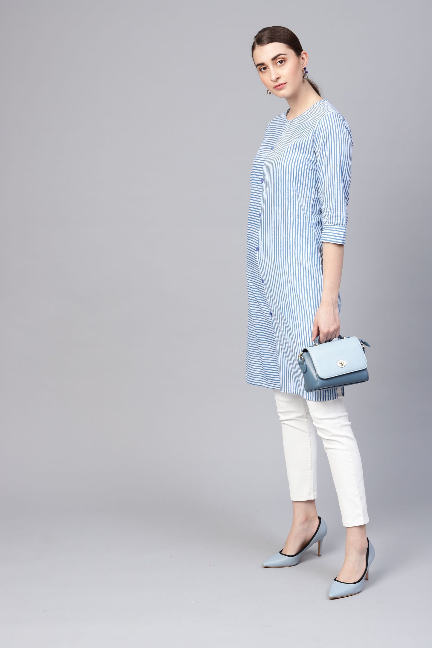 Women's Blue Cotton Solid 3/4 Sleeve Collar Neck Kurti