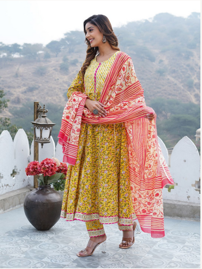 Women's Mustard Cotton Kurta Set