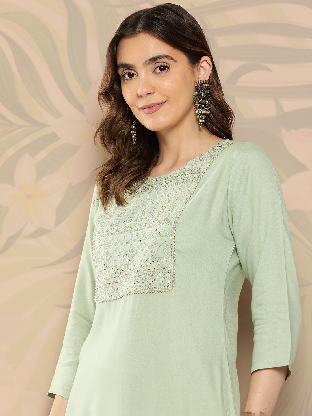 Women's Green Embroidered Printed Straight Kurta With Three Quarter Sleeves