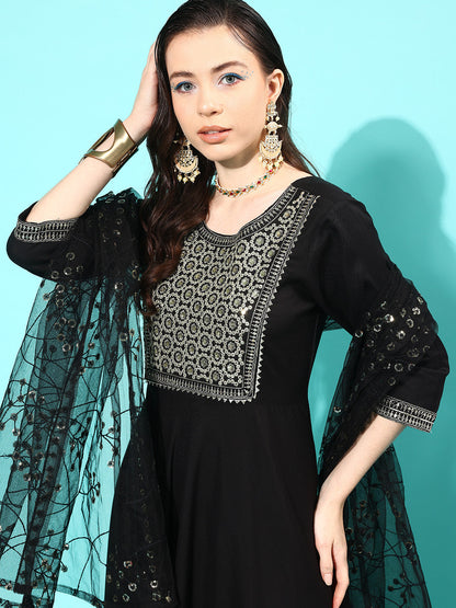 Women's Black Embroidered Solid Dress With Net Secquanc Dupatta