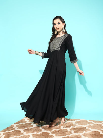 Women's Black Embroidered Solid Dress With Net Secquanc Dupatta