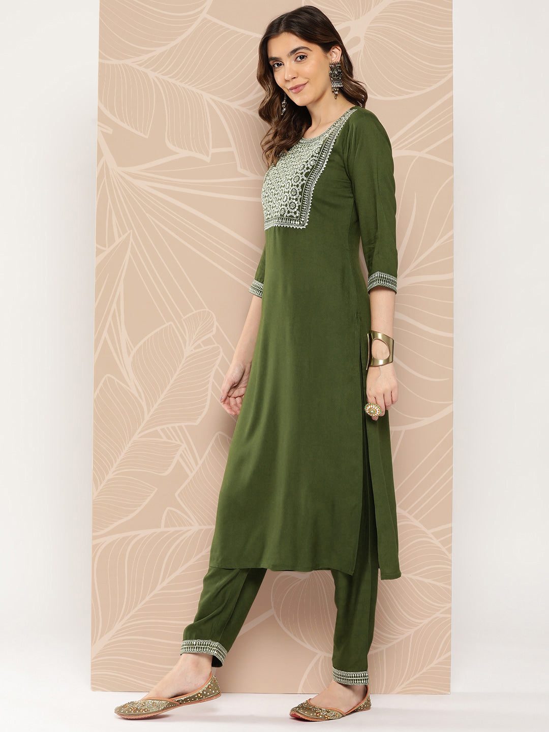 Women's Green Embroidered Straight Kurta With Palazzo And Dupatta